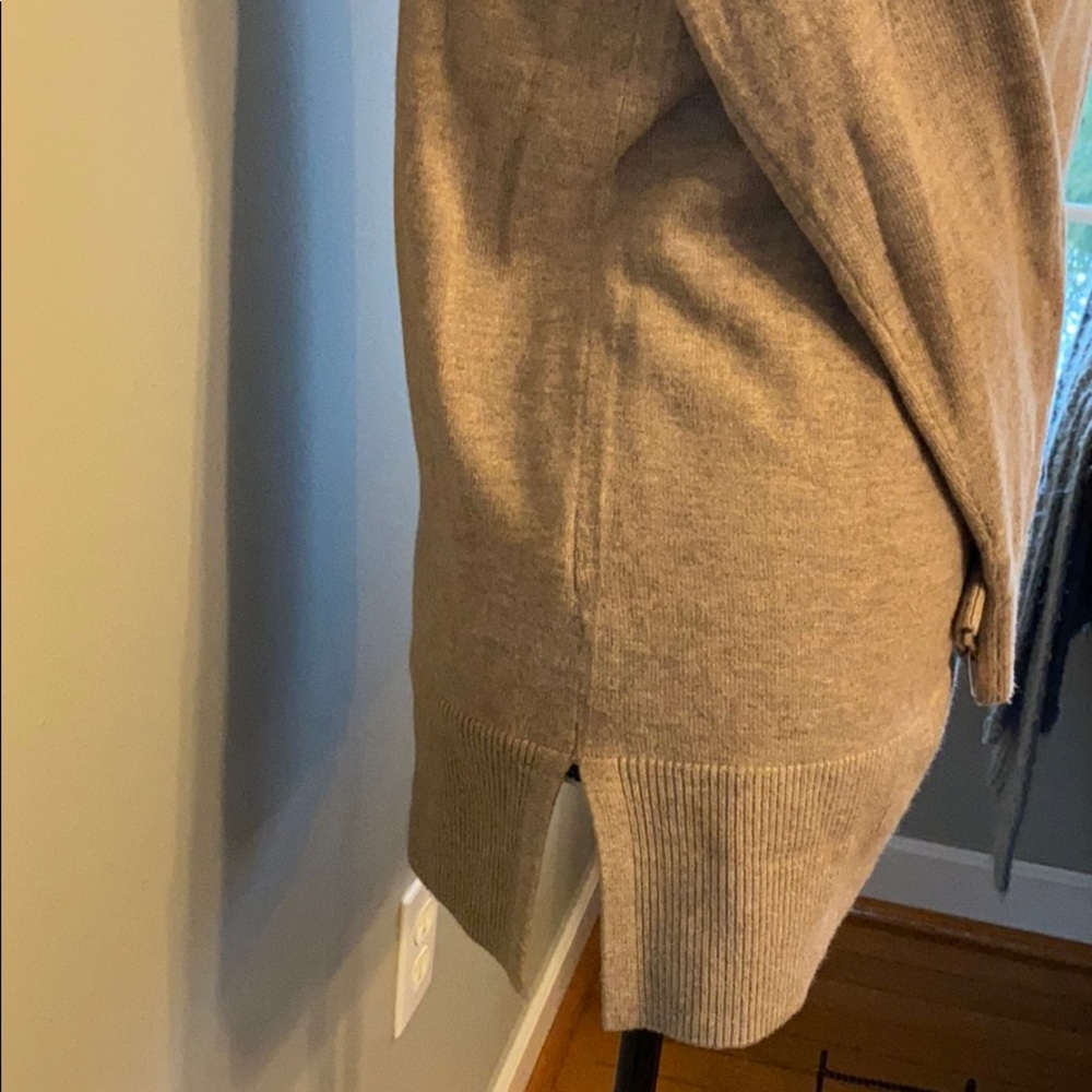 LOFT Sweater - Picture 3 of 3